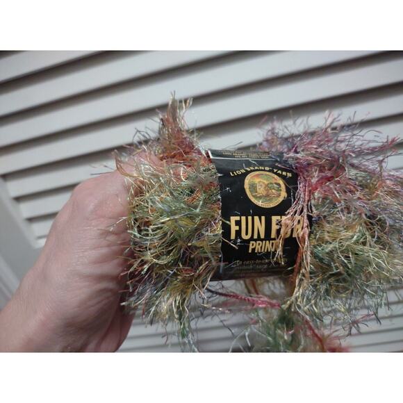 Lion Brand Fun Fur yarn 5 weight multicolor 5.25 oz total 192 yards length - Picture 2 of 11